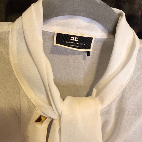 Elisabetta Franchi Chic White Blouse with Gold Button Details - Picture 2 of 4